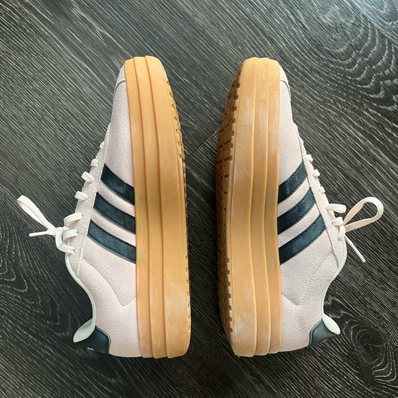 adidas Shoes - Adidas VL Court Bold - women’s size 10